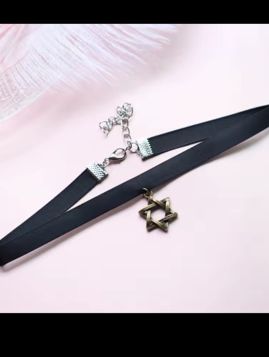 Hot Topic Jewelry - Choker Necklace